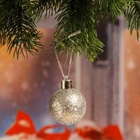 Шар Т511-4 6шт.4см (с пайетк.) серебро /520/